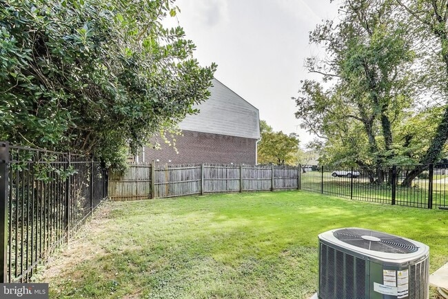 Building Photo - 10323 Snowpine Way