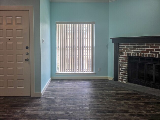 Building Photo - 921 Marine Dr