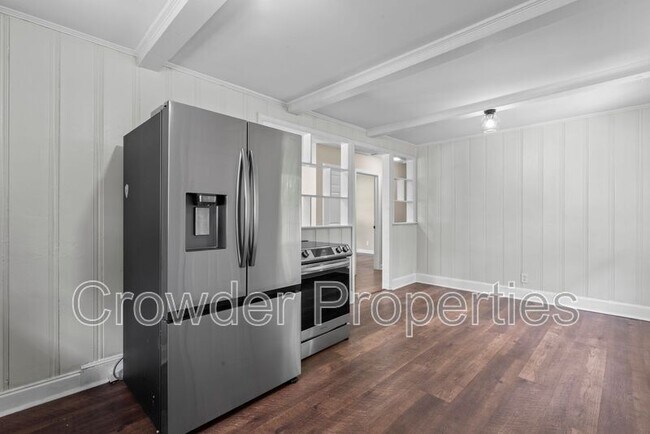 Building Photo - 3612 Sargeant Dr