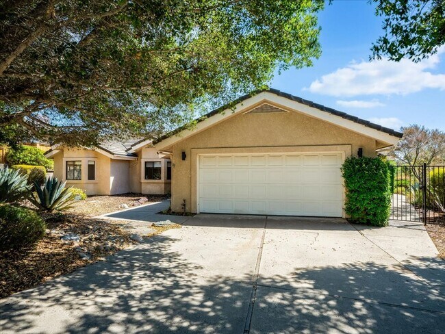 Building Photo - 271 Twin Ridge Dr