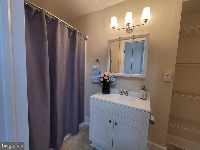 Building Photo - 447 N Loudoun St