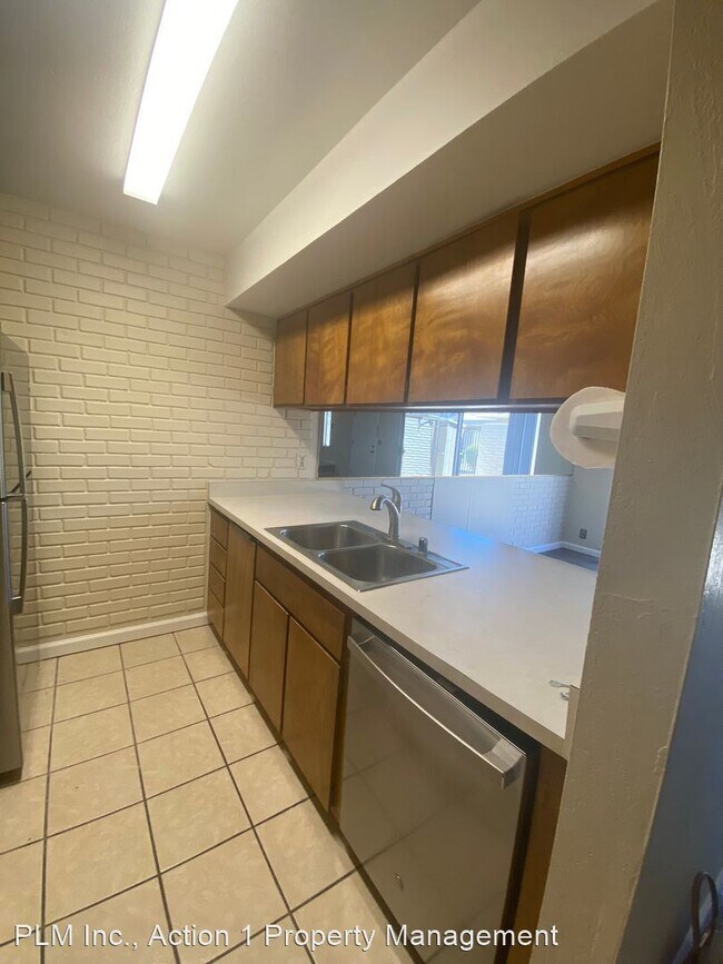 Building Photo - 2 br, 1.5 bath House - 3956 Lake TahoeTerrace