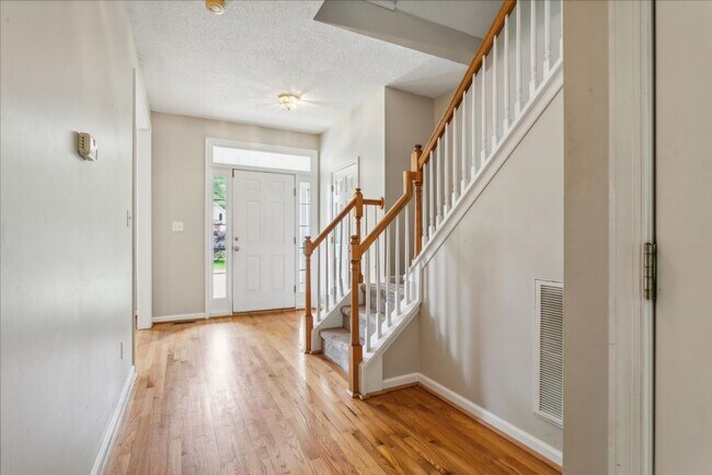 Building Photo - Spacious home in Fernbrook community and J...