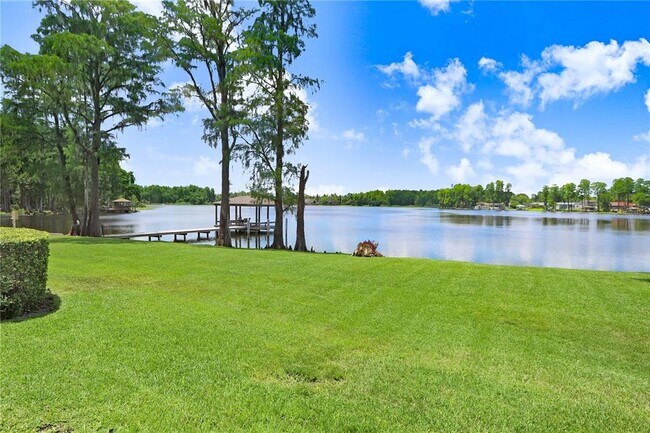 Building Photo - 3145 Lake Ellen Dr