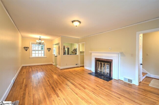 Building Photo - 10 Buist Ave