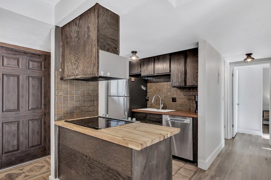 Building Photo - 1901 Clear Creek Dr