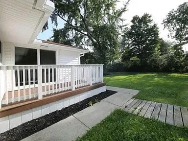 Building Photo - This stunning three-bedroom, two full-bath home was fully remodeled in 2024 and is move-in ready
