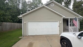 Building Photo - 209 Gatehouse Dr
