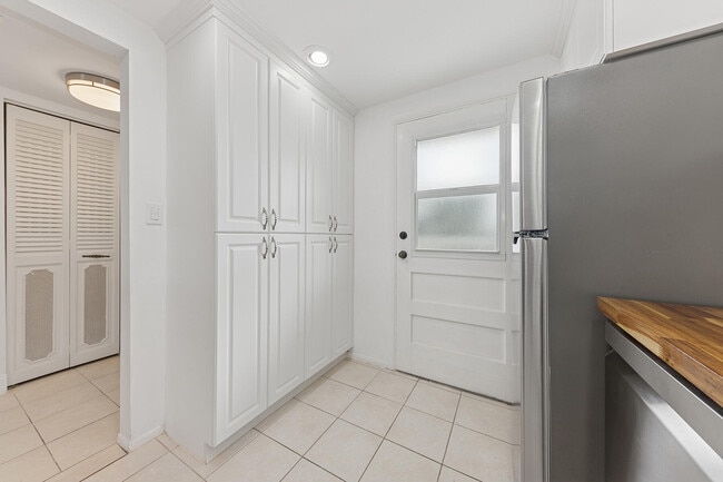 Building Photo - 6161 NW 2nd Ave