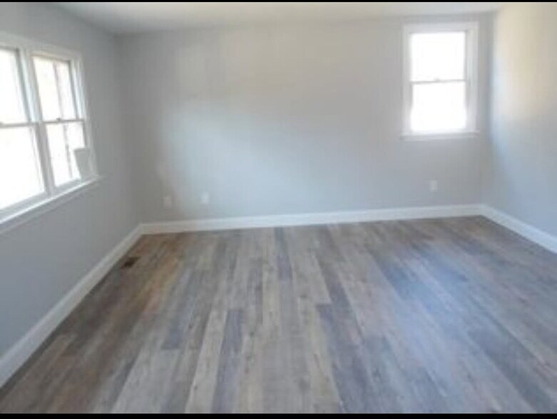 Building Photo - 278 Ware St