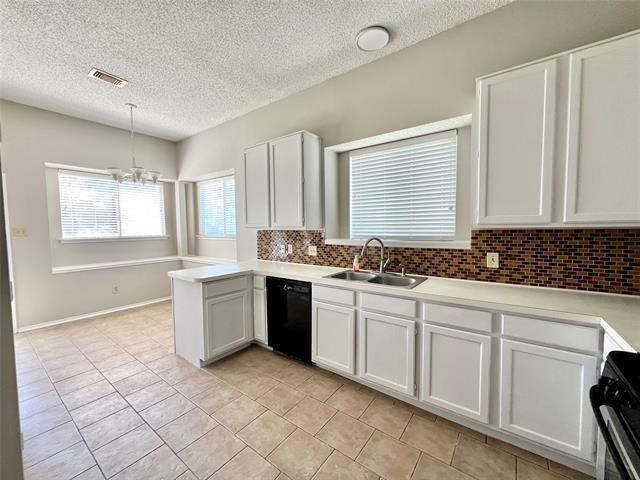 Building Photo - 2735 Wentworth Dr