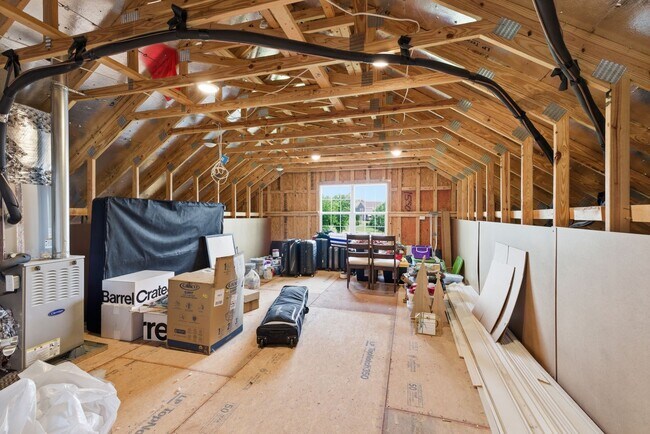 Building Photo - Luxury Executive Living in Sought-After Franklin Community
