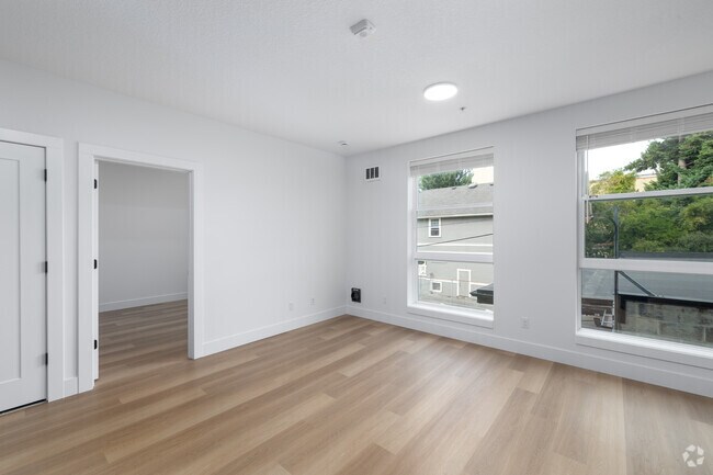 2BR, 2BA - 720SF - Clay Street Apartments