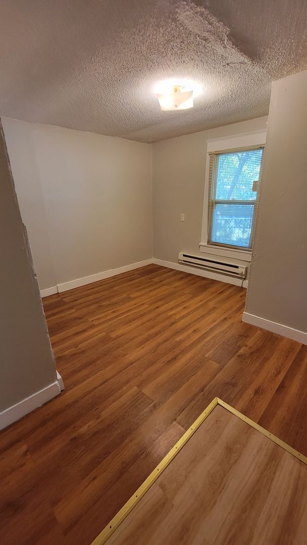 Building Photo - 2 bedroom | 1 bathroom | Entire HOME- Freshly painted!