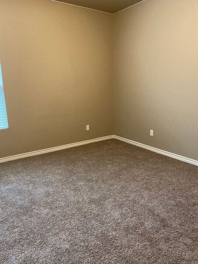 Building Photo - Beautiful 4 Bedroom in Desert Ridge