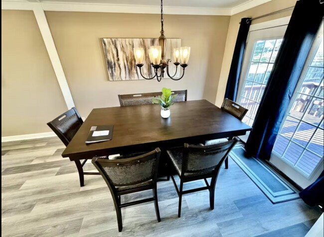 Building Photo - Spacious 3 Bedroom with Outdoor Pool in Mason