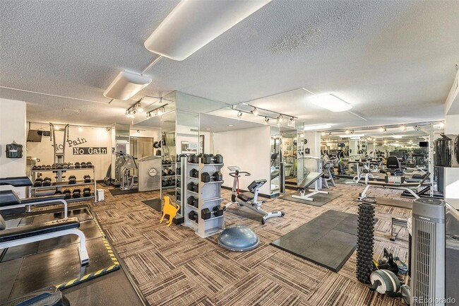 Building Photo - 1020 15th St