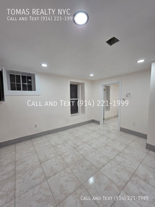 Building Photo - 245 Woodworth Ave