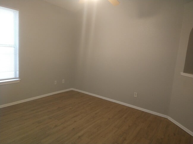 Building Photo - 3920 Tierra Marfil Rd