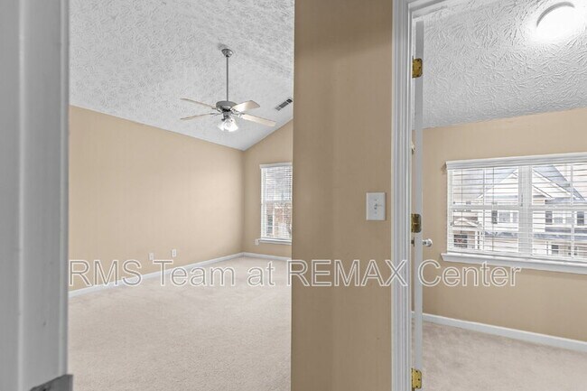Building Photo - 4932 Vireo Dr