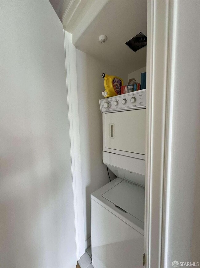 Building Photo - 1715 Pierce St