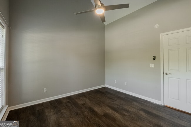 Building Photo - 120 Rosebay Ln