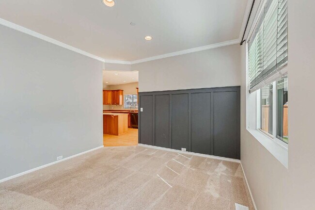 Building Photo - This is a beautiful property in the Savana...
