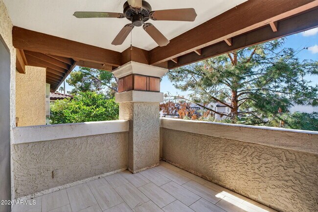 Building Photo - 7557 N Dreamy Draw Dr