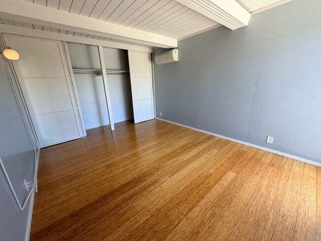 Building Photo - San Mateo 4Bed/2Ba Eichler Home with Putting Green, Vegetable Garden & Designer Finishes