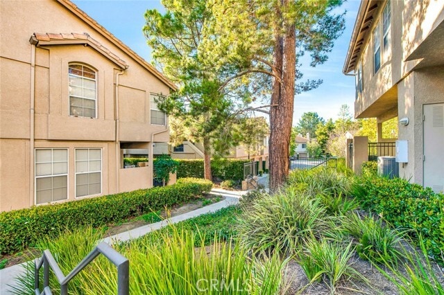 Building Photo - 44 Waxwing Ln