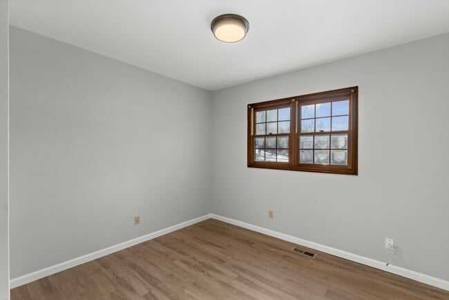 Building Photo - 1708 Sparrow Point Ln