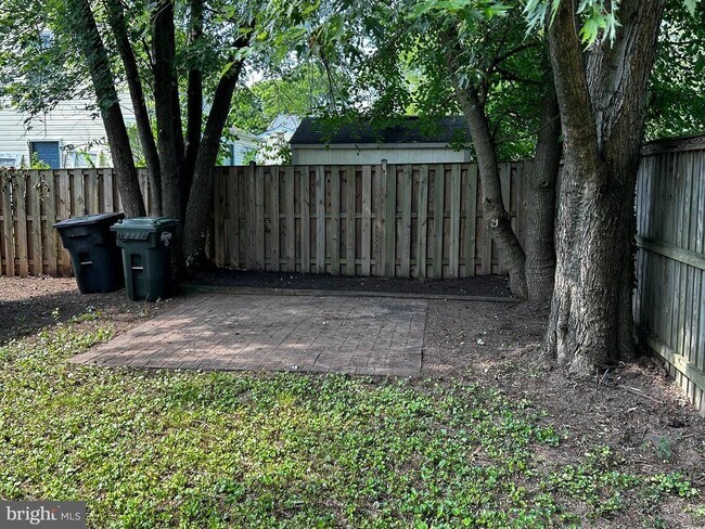 Building Photo - 1700 Sadlers Wells Dr