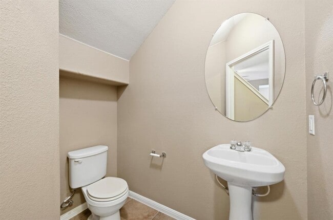 Building Photo - 5517 Bradford Pear Ln