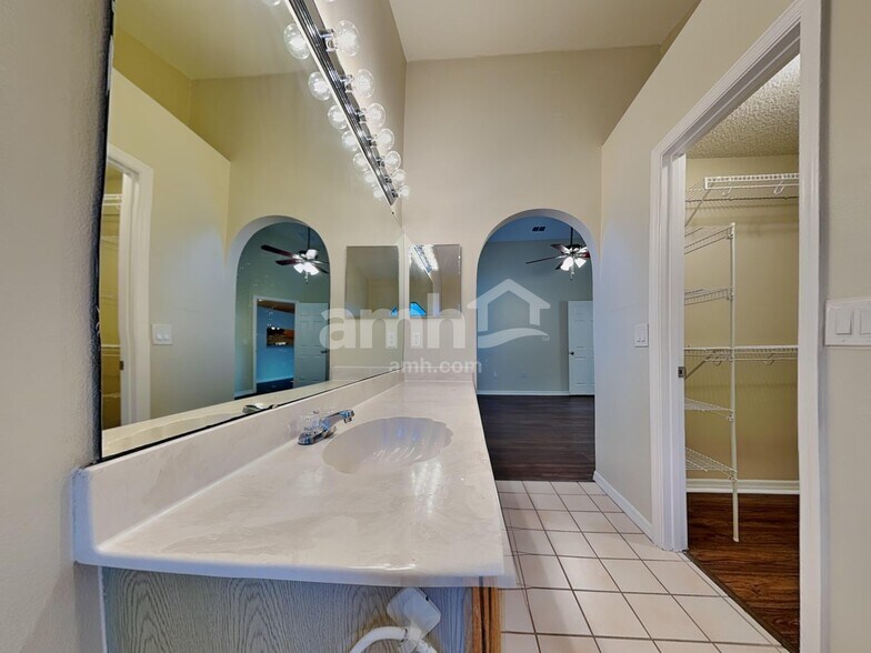 Building Photo - 4308 Iveyglen Ave