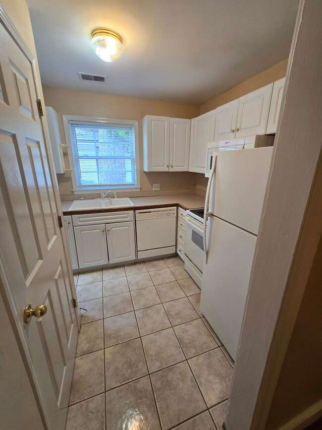Primary Photo - 1314 Edgewood Ave