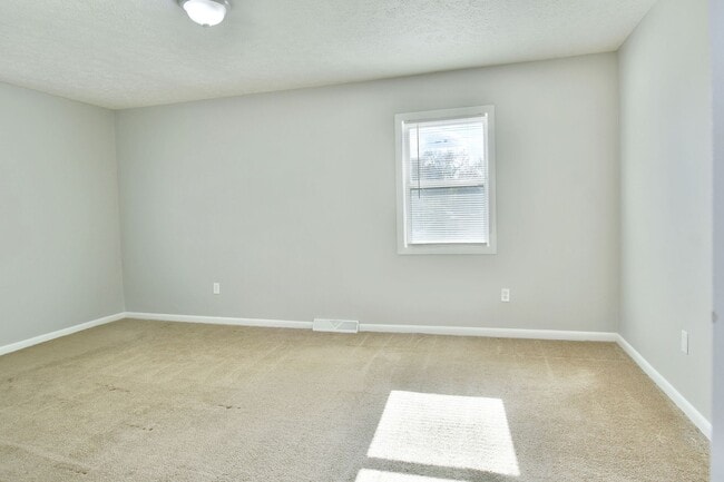 Building Photo - 226-228 W Park Ave