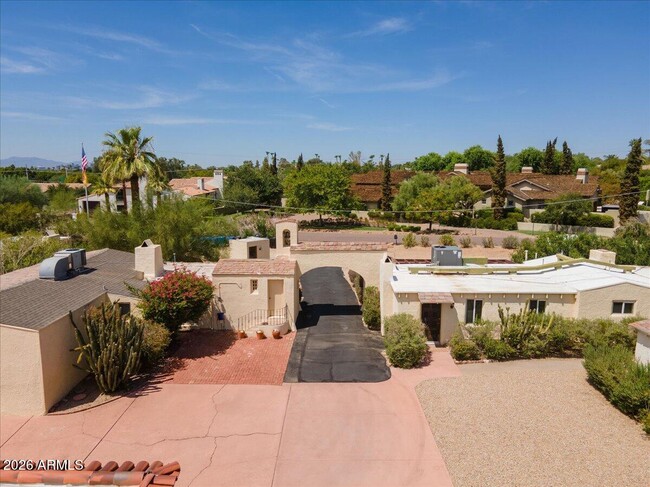 Building Photo - 5702 E Camelback Rd