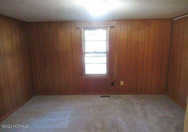 Building Photo - Spacious 3 Bedroom, 1 Bathroom Home in Ric...