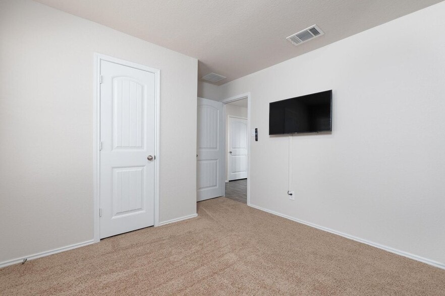 Building Photo - 105 Black Wolf Run