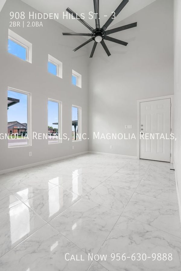 Building Photo - 908 Hidden Hls St