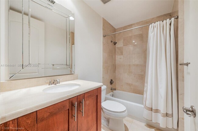 Building Photo - 650 Valencia Ave