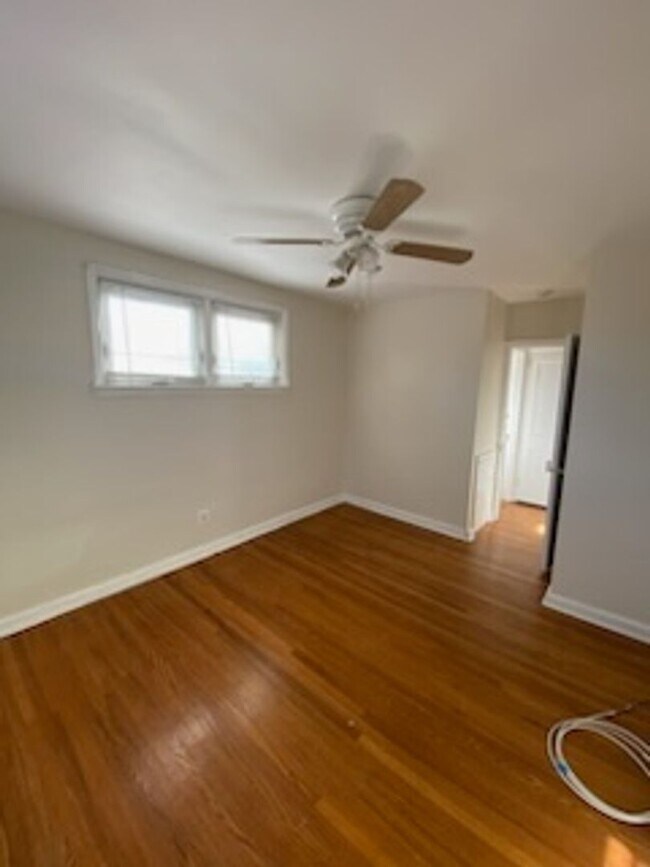 Building Photo - 801 Eaton Rd