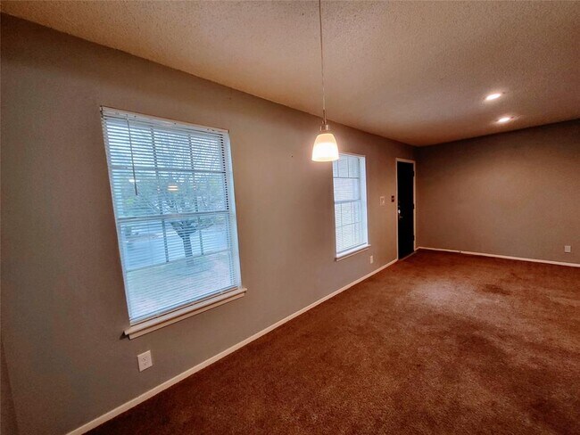 Building Photo - 3429 Willowrun Dr