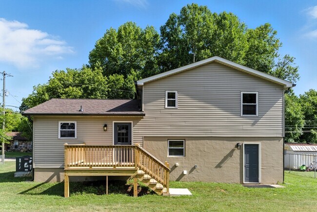 Building Photo - 3907 Vienna Dr
