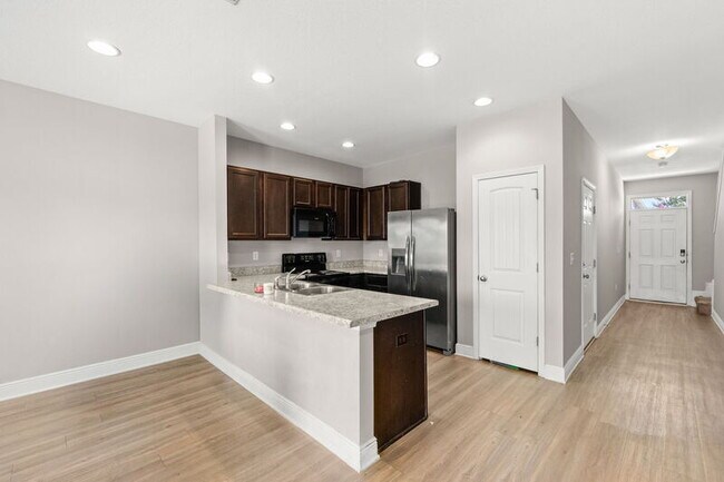 Building Photo - 5768 Callaway Cir