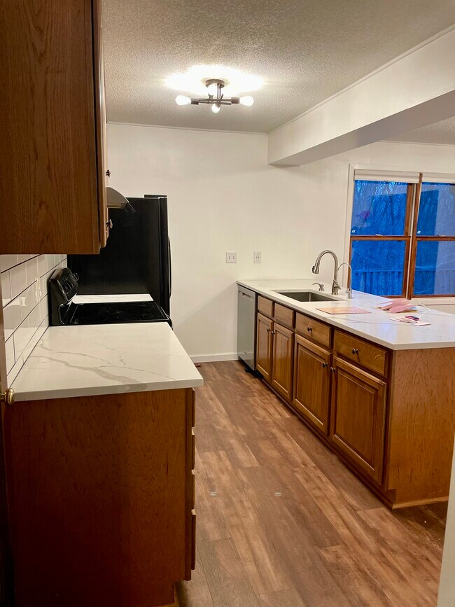 Building Photo - 5345 Wedgewood Dr