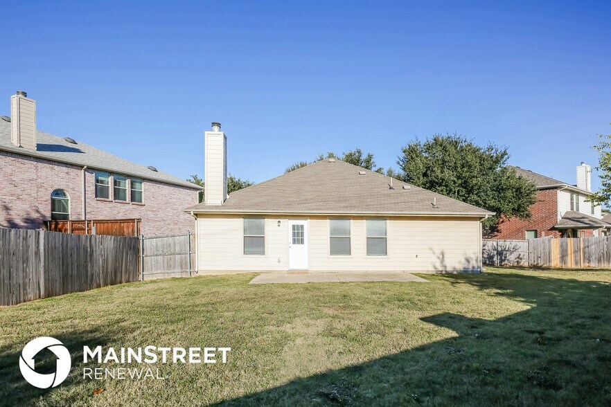 Building Photo - 2100 Hayes St