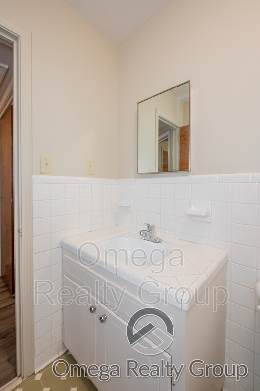 Building Photo - 2020 High School Rd