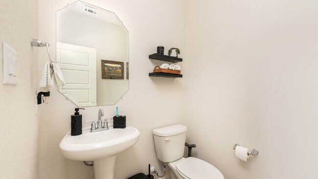 Building Photo - 1318 Arcadian Rose