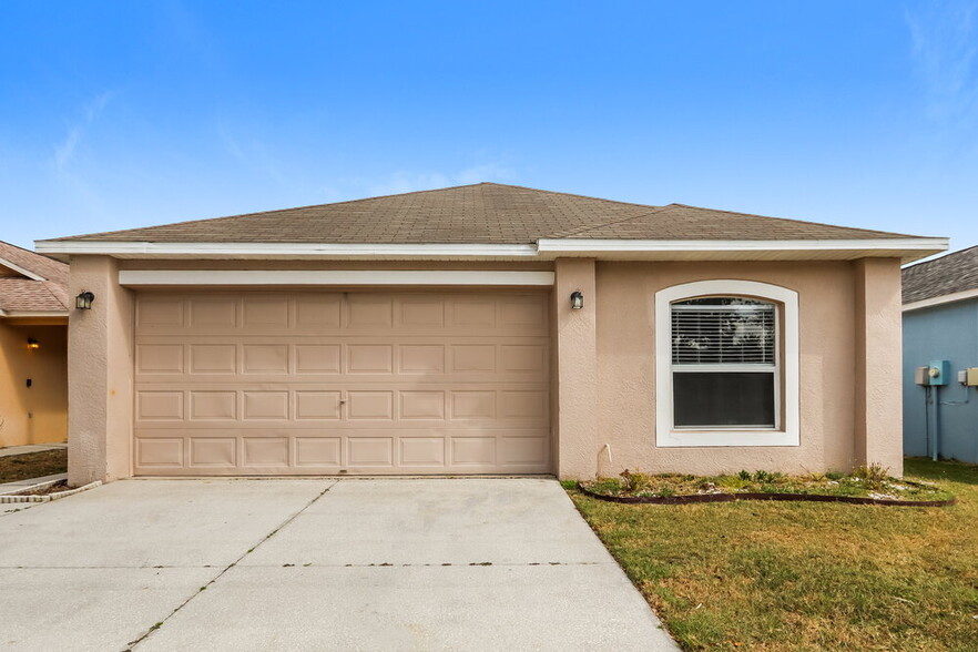 Primary Photo - 30539 Birdhouse Dr